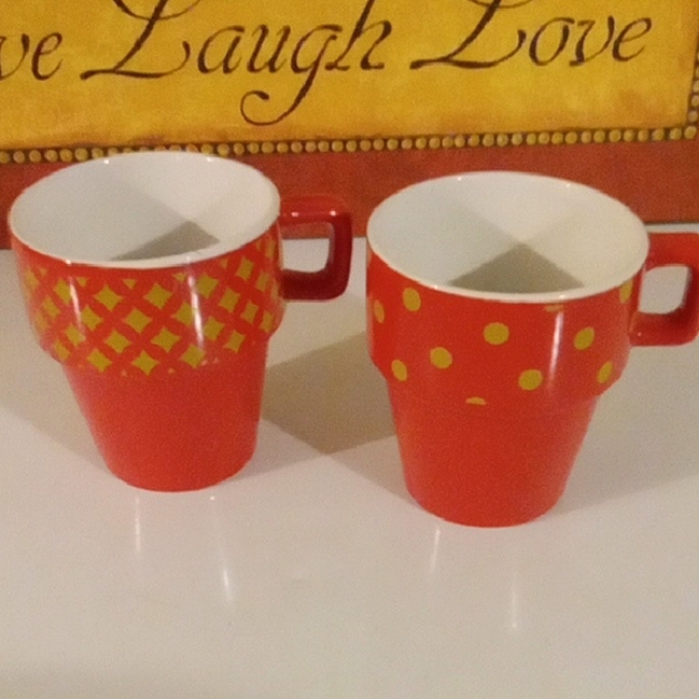 Vibrant Red and Yellow Dining Mugs with Gold Accents
